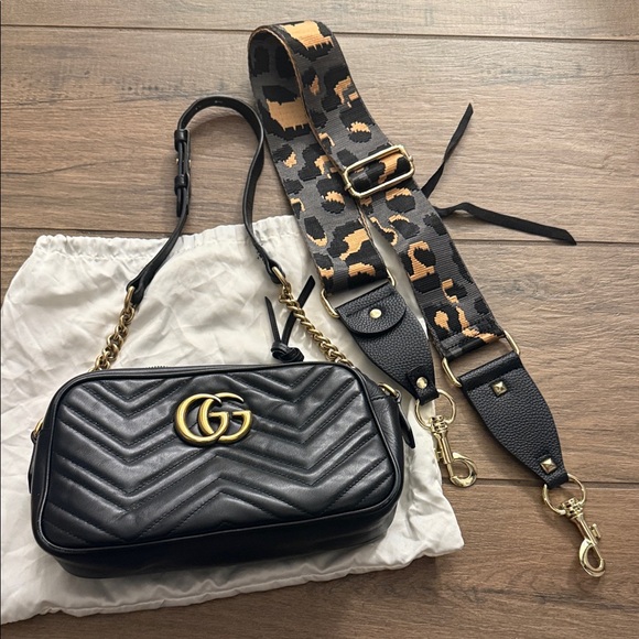 Gucci Black Chevron Crossbody Bag with Gold Accents - Picture 1 of 5